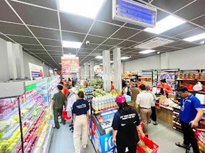 TUYỂN 9 NAM /NỮ  Phụ Kho -Tạp Vụ-  Thời Vụ VÀ Lâu dài 