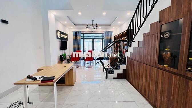 🏡 BÁN NHÀ CHÍNH CHỦ – TRUNG TÂM PHƯỜNG HÒA THUẬN, VĨNH LONG