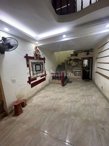 Cho thuê nhà khu Tân Mai DT 26 m2 x 5 tầng, cách 15m ra đường ô tô
