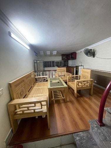 Cho thuê nhà khu Tân Mai DT 26 m2 x 5 tầng, cách 15m ra đường ô tô