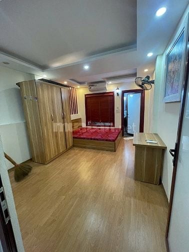 Cho thuê nhà khu Tân Mai DT 26 m2 x 5 tầng, cách 15m ra đường ô tô