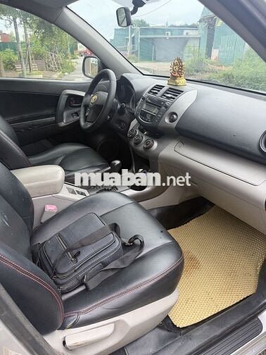 Toyota RAV4 2.4 Tự động Bạc 7 chỗ