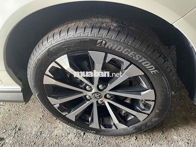 Toyota Veloz Cross 2024 Trắng 14.000 km