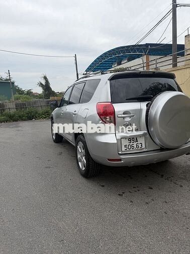 Toyota RAV4 2.4 Tự động Bạc 7 chỗ