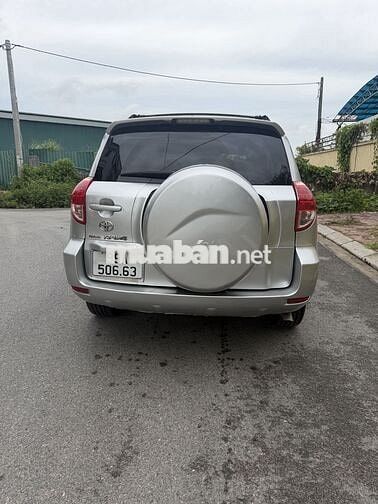 Toyota RAV4 2.4 Tự động Bạc 7 chỗ