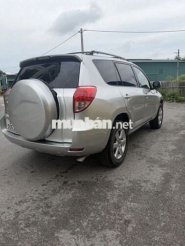Toyota RAV4 2.4 Tự động Bạc 7 chỗ