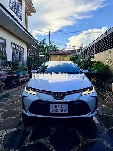 Toyota Altis 2022 Nhập khẩu Trắng