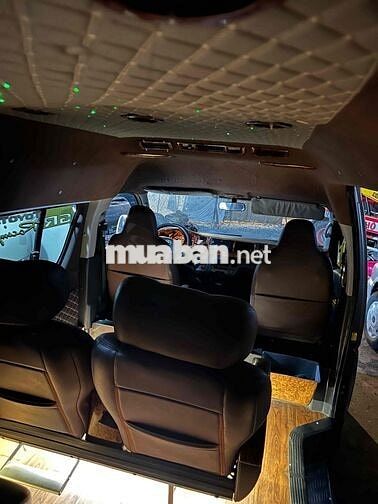Toyota Hiace Limousine 9 chỗ cả tài xế máy dầu
