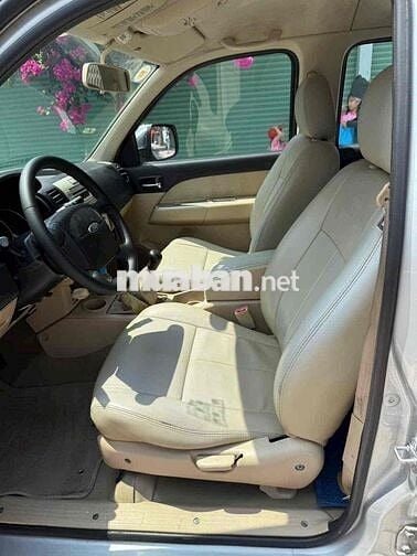 Ford Everest 2011 2.6MT 4x4 Bạc