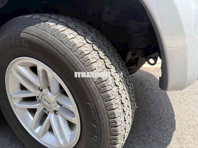 Ford Everest 2011 2.6MT 4x4 Bạc