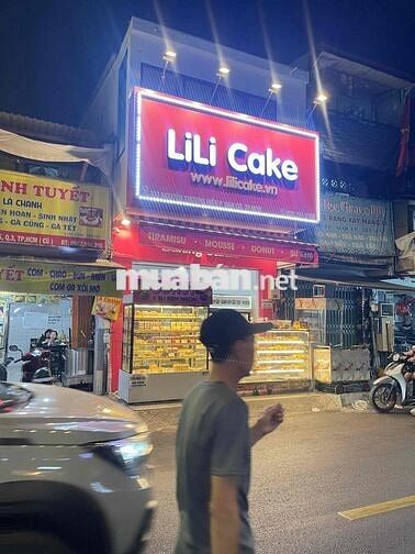 TUYỂN NHÂN VIÊN BÁN HÀNG BÁNH , ĐI LÀM NGAY