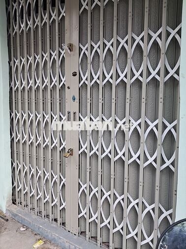 Nhà thích quảng đức,1 trệt,2 lầu,2 phòng,mới.