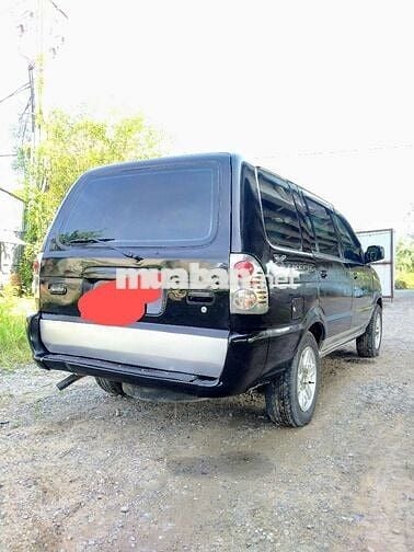 Isuzu Highlander 8 chỗ Đen
