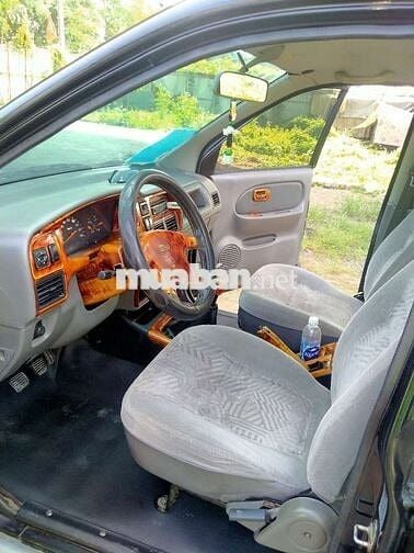 Isuzu Highlander 8 chỗ Đen