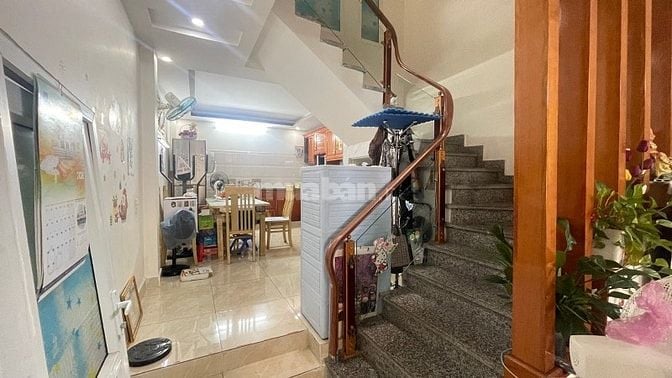 Nhà lô góc chợ hàng mới 4 tầng 50m2 giá 5.2tỷ