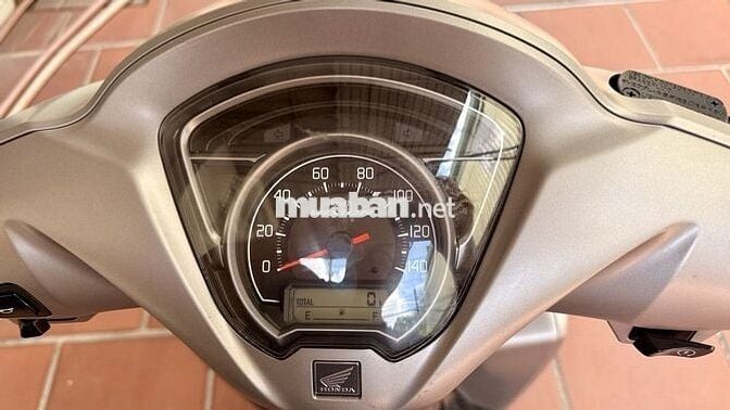 Honda Vision Thể thao Bạc/Đen Mới 100%