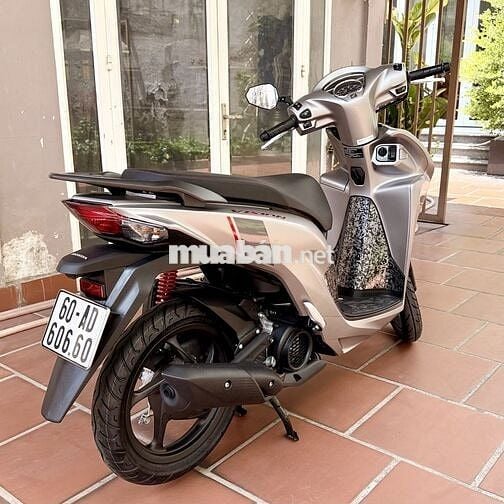 Honda Vision Thể thao Bạc/Đen Mới 100%