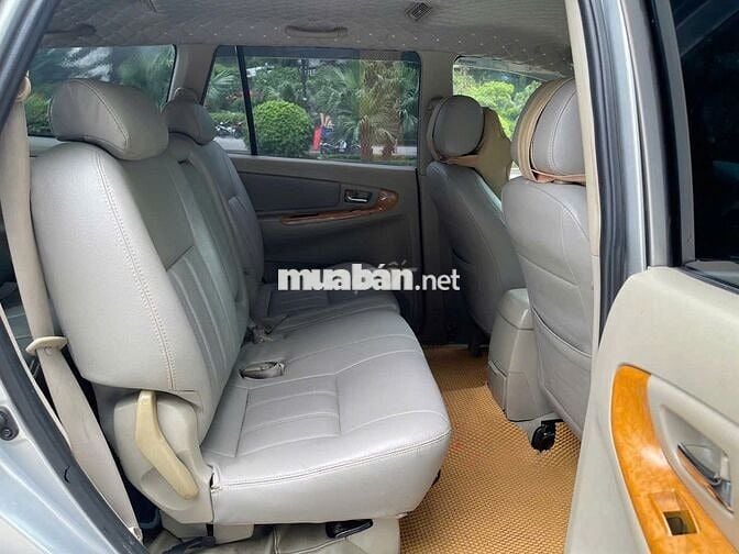 Toyota Innova 2.0G Số sàn Bạc 168.000 km