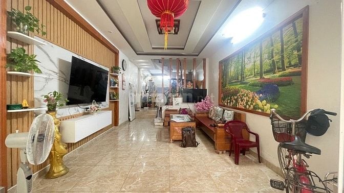 Nhà lô góc chợ hàng mới 4 tầng 50m2 giá 5.2tỷ