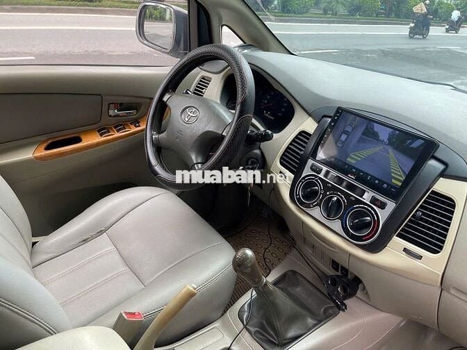 Toyota Innova 2.0G Số sàn Bạc 168.000 km