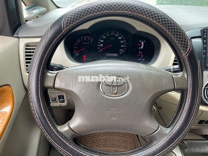 Toyota Innova 2.0G Số sàn Bạc 168.000 km