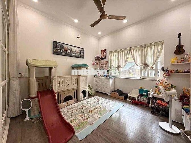 BIỆT THỰ SÂN VƯỜN VEN SÔNG – VẠN PHÁT HƯNG, Q.7, 15x17, CHỈ 45 TỶ.