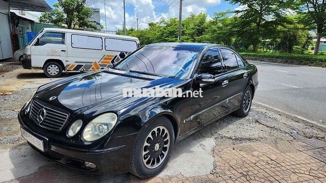 Mercedes-Benz E240 2004, xe đẹp có đổi xe