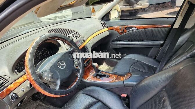 Mercedes-Benz E240 2004, xe đẹp có đổi xe
