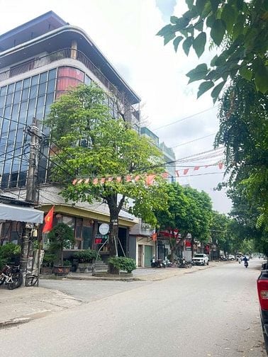CẦN TIỀN GẤP – BÁN ĐẤT TẶNG NHÀ 3 TẦNG – LÔ GÓC SIÊU ĐẸP!