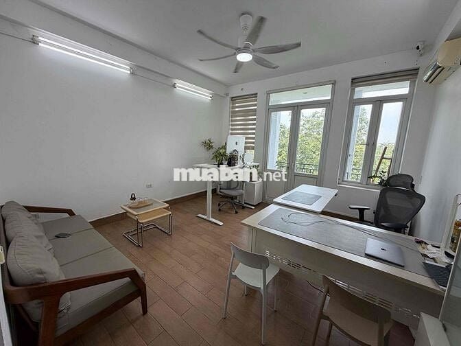 CHÍNH CHỦ CHO THUÊ VĂN PHÒNG VIEW HỒ HOÀNG CẦU – 75M² – 10TR/THÁNG