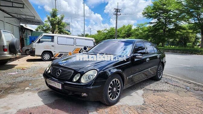 Mercedes-Benz E240 2004, xe đẹp có đổi xe