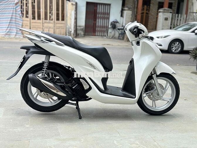 Honda SH 150 CBS Trắng