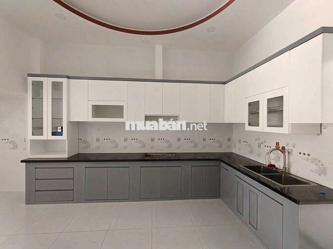 Nhà gần trường THCS Nguyễn Văn Cừ, giá 7 triệu, 1 trệt 1 lầu sân ô tô