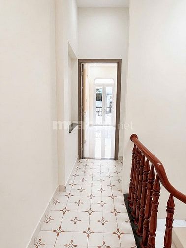 Nhà mới 4x12m 1 trệt 1 lầu 2PN 2WC HXH Lý Thánh Tông - Giá 6.38 tỷ