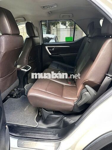 Toyota Fortuner 2.8AT 4x4 2018 Trắng 7 chỗ