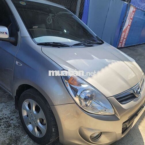 Hyundai i20 2012 Tự động Vàng cát Da
