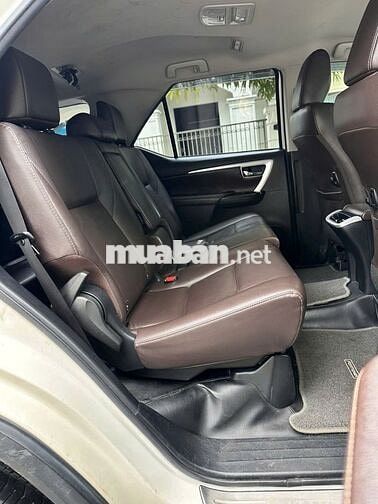 Toyota Fortuner 2.8AT 4x4 2018 Trắng 7 chỗ