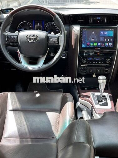 Toyota Fortuner 2.8AT 4x4 2018 Trắng 7 chỗ