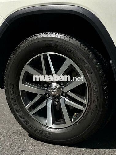Toyota Fortuner 2.8AT 4x4 2018 Trắng 7 chỗ