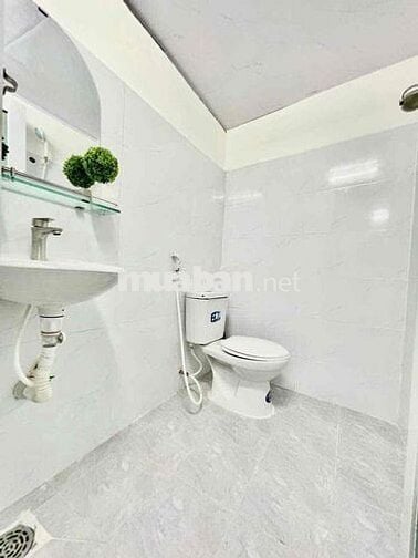 CHDV GÁC CAO KO ĐỤNG ĐẦU MỚI XÂY MẶT TIỀN 192C BÌNH THỚI