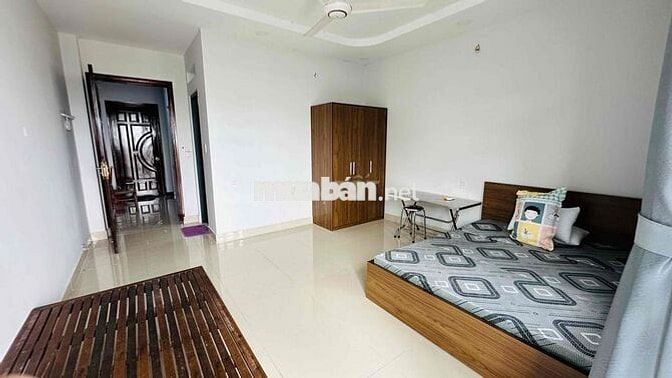 [CHÍNH CHỦ] Cho thuê phòng 25m2 ban công view sân bay - Có thang máy