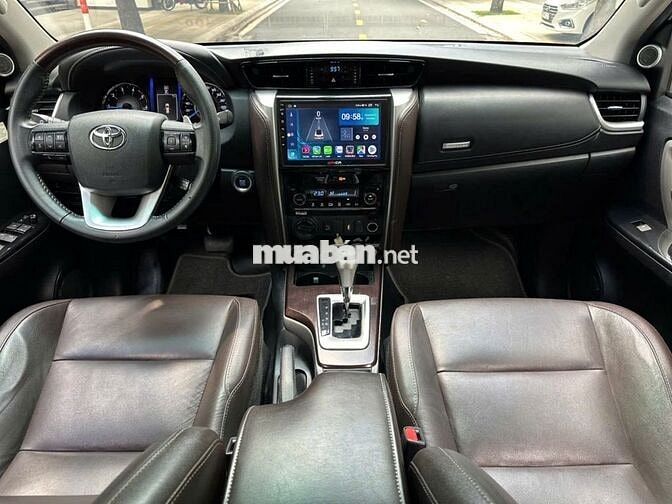Toyota Fortuner 2.8AT 4x4 2018 Trắng 7 chỗ