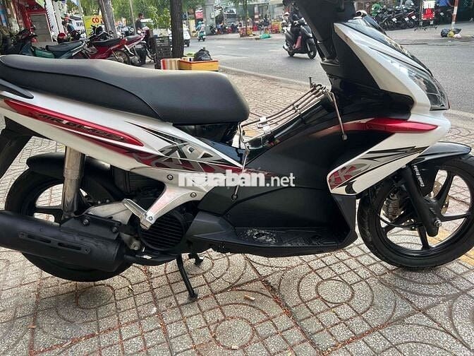 Honda Air Blade Trắng Đen Đỏ Xăng
