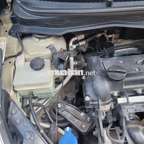 Hyundai i20 2012 Tự động Vàng cát Da