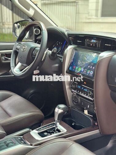 Toyota Fortuner 2.8AT 4x4 2018 Trắng 7 chỗ