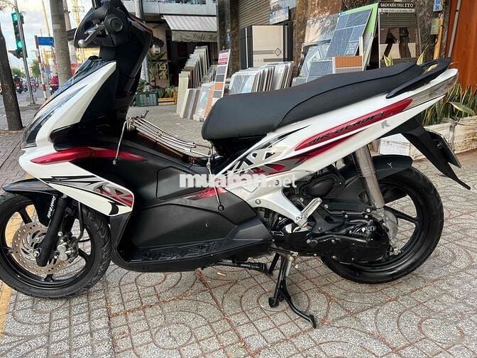 Honda Air Blade Trắng Đen Đỏ Xăng