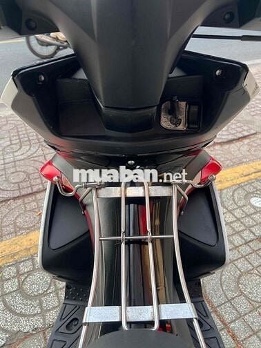 Honda Air Blade Trắng Đen Đỏ Xăng