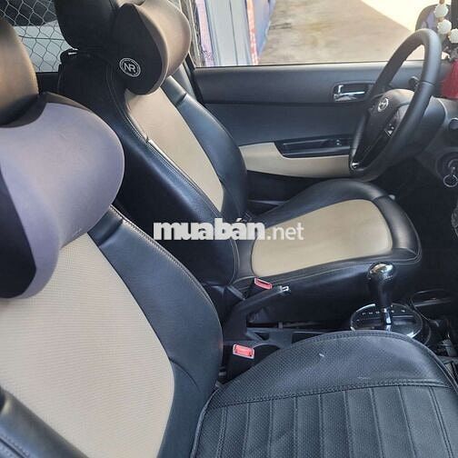 Hyundai i20 2012 Tự động Vàng cát Da