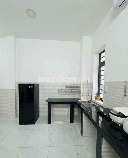 trống sẵn phòng trệt 35m2 giếng Trời cực rộng , An dương vương q6