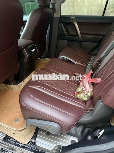 Toyota Land Cruiser Prado 7 chỗ Xăng SUV Đen